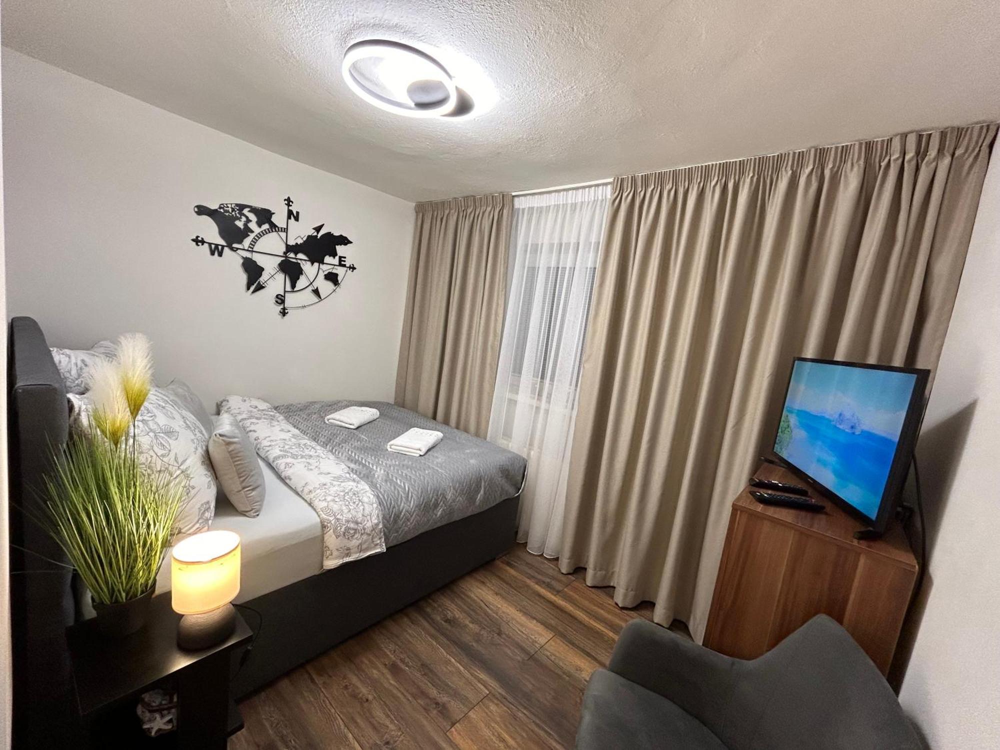 Komfortny Apartman So Zahradou A Sukromnym Parkoviskom-Nonstop Check-In Banská Bystrica Buitenkant foto